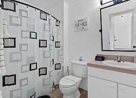 Amazing 3BR 2BA Townhome With Lake View at Terra Verde!