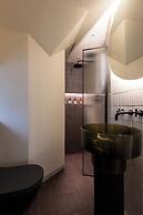 JOIVY Contemporary Cottage with Parking