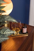 JOIVY Contemporary Cottage with Parking