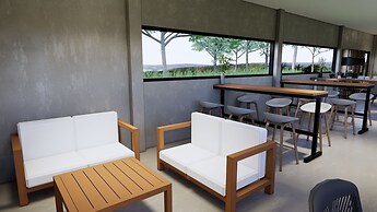 Ko lanta Hotels & Co- Working Space