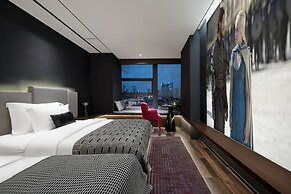 Beso Black Vinyl Fragment Hotel