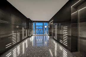 Beso Black Vinyl Fragment Hotel