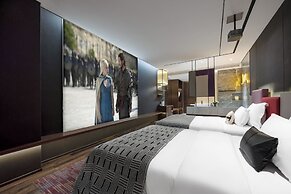 Beso Black Vinyl Fragment Hotel