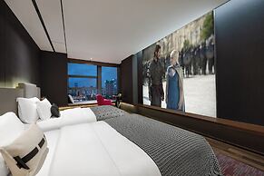 Beso Black Vinyl Fragment Hotel