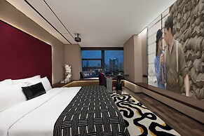 Beso Black Vinyl Fragment Hotel