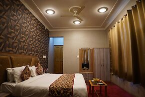 Rozan Jaai Orchard Hotel