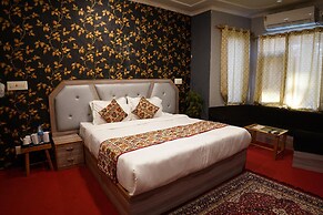 Rozan Jaai Orchard Hotel