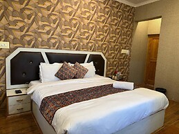Rozan Jaai Orchard Hotel