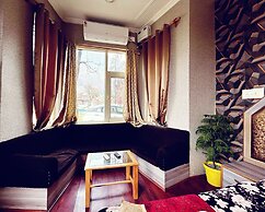 Rozan Jaai Orchard Hotel