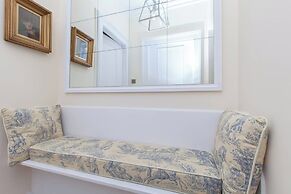 JOIVY Gorgeous Georgian Flat