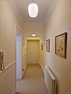 JOIVY Gorgeous Georgian Flat