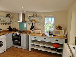 JOIVY Gorgeous Georgian Flat