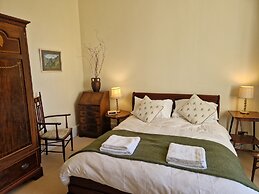 JOIVY Gorgeous Georgian Flat