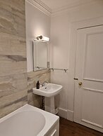 JOIVY Gorgeous Georgian Flat