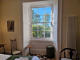 JOIVY Gorgeous Georgian Flat