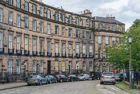 JOIVY Gorgeous Georgian Flat