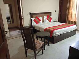 Hotel Royal India - South City 1
