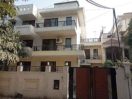 Hotel Royal India - South City 1