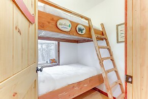 Cabin on Beaver Lake w/ Views & Furnished Deck!