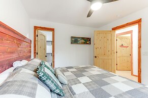 Cabin on Beaver Lake w/ Views & Furnished Deck!