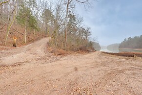 Cabin on Beaver Lake w/ Views & Furnished Deck!