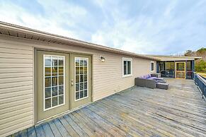 Screened Porch w/ River Views: Belhaven Home!