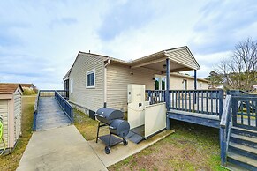 Screened Porch w/ River Views: Belhaven Home!
