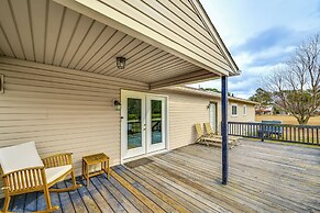 Screened Porch w/ River Views: Belhaven Home!
