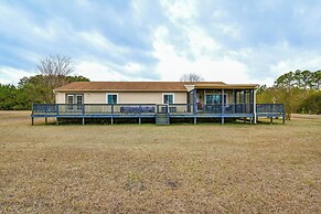 Screened Porch w/ River Views: Belhaven Home!