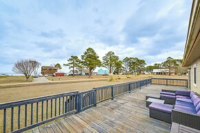 Screened Porch w/ River Views: Belhaven Home!