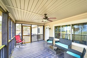 Screened Porch w/ River Views: Belhaven Home!