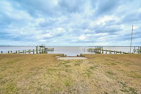 Screened Porch w/ River Views: Belhaven Home!