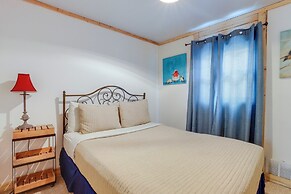 2 Mi to Dtwn: Pet-friendly Casper Apt!
