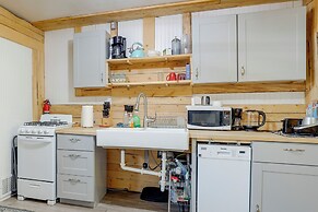 2 Mi to Dtwn: Pet-friendly Casper Apt!