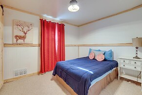 2 Mi to Dtwn: Pet-friendly Casper Apt!