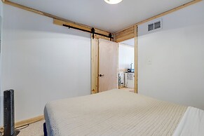 2 Mi to Dtwn: Pet-friendly Casper Apt!