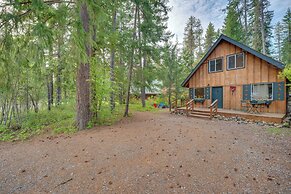 1 Mi to Lake Easton: Cozy Cascades Cabin!