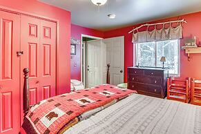 1 Mi to Lake Easton: Cozy Cascades Cabin!