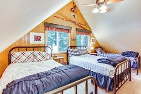 1 Mi to Lake Easton: Cozy Cascades Cabin!