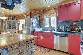 2 Mi to Skiing: Casper Cabin w/ Mtn Views!