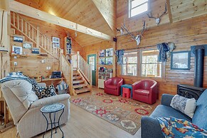 2 Mi to Skiing: Casper Cabin w/ Mtn Views!