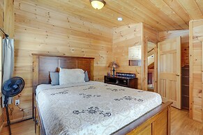 2 Mi to Skiing: Casper Cabin w/ Mtn Views!