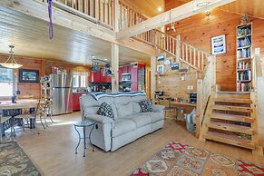 2 Mi to Skiing: Casper Cabin w/ Mtn Views!