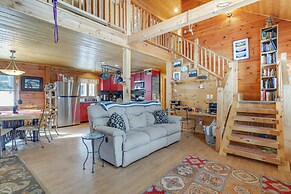2 Mi to Skiing: Casper Cabin w/ Mtn Views!
