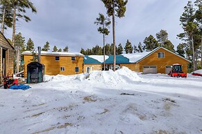 2 Mi to Skiing: Casper Cabin w/ Mtn Views!