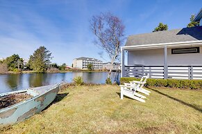Walk to Beach: Riverside Retreat in Seaside!