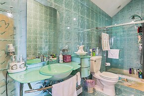 Game Room, Sauna & Screened Patio: Swan Lake Cabin