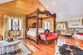 Game Room, Sauna & Screened Patio: Swan Lake Cabin