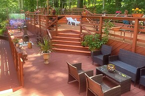 Game Room, Sauna & Screened Patio: Swan Lake Cabin