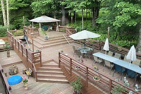 Game Room, Sauna & Screened Patio: Swan Lake Cabin